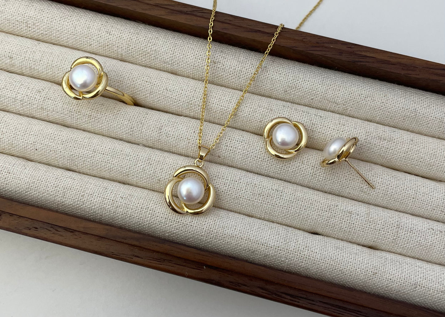 Set 25 | Gold Flower with White Pearl Jewellery Set
