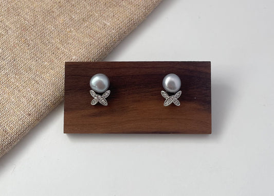Earring 67 | Butterfly Grey Pearl Stud Earrings