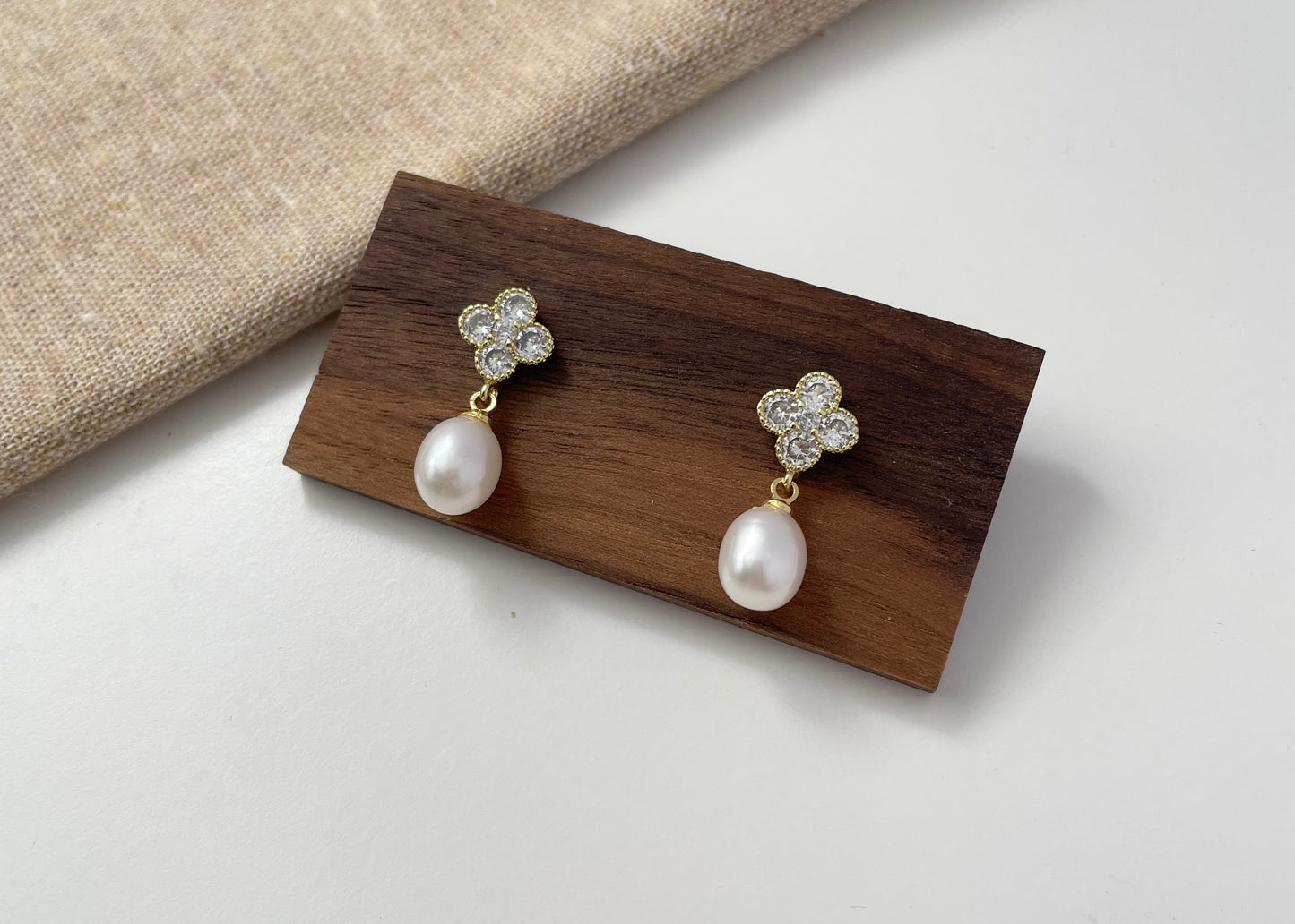 Earring 77 | Clover Pearl Drop Earring