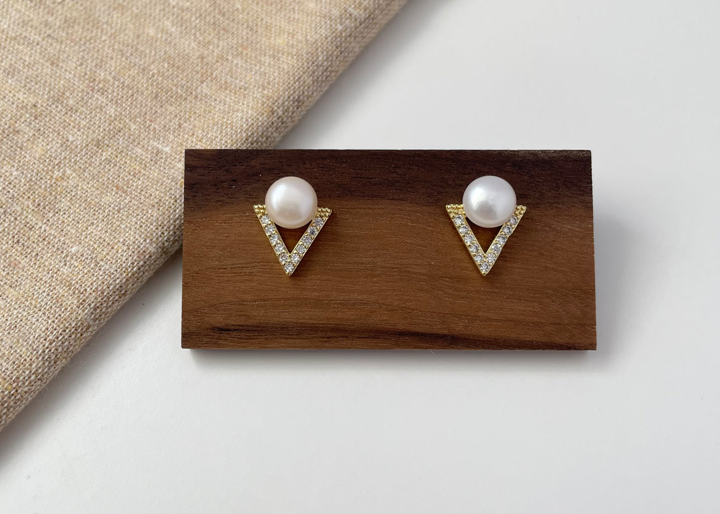 V Pearl earring studs
