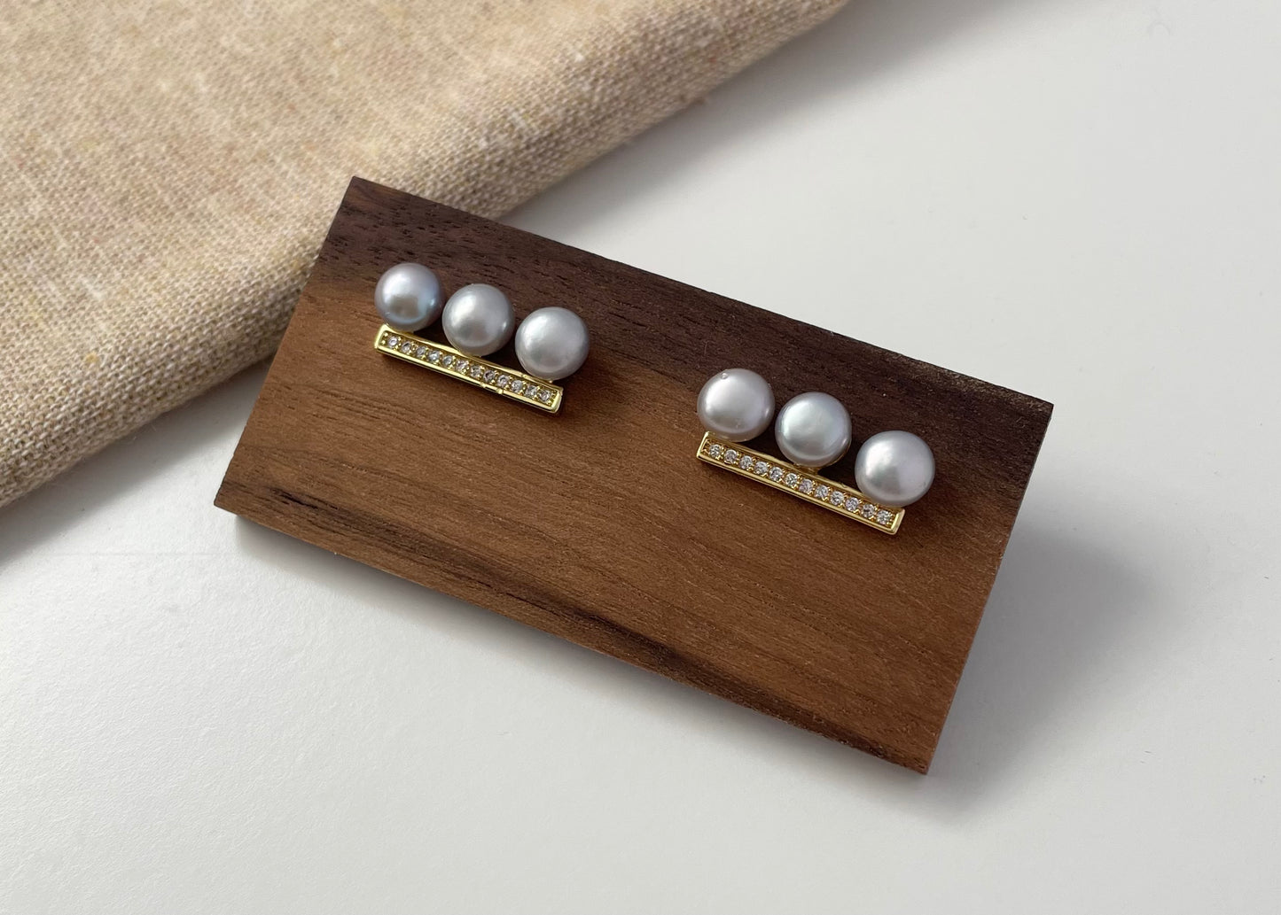 Earring 84 | Grey Pearls Stud Earring