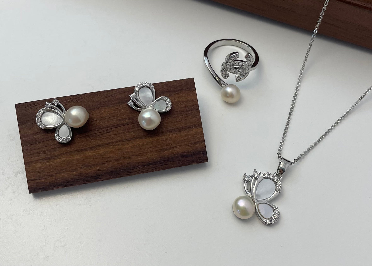 Set 28 | Elegant Butterfly with White Pearl Jewellery Set