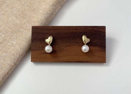 Earring 71 | Gold Heart Stud Earring
