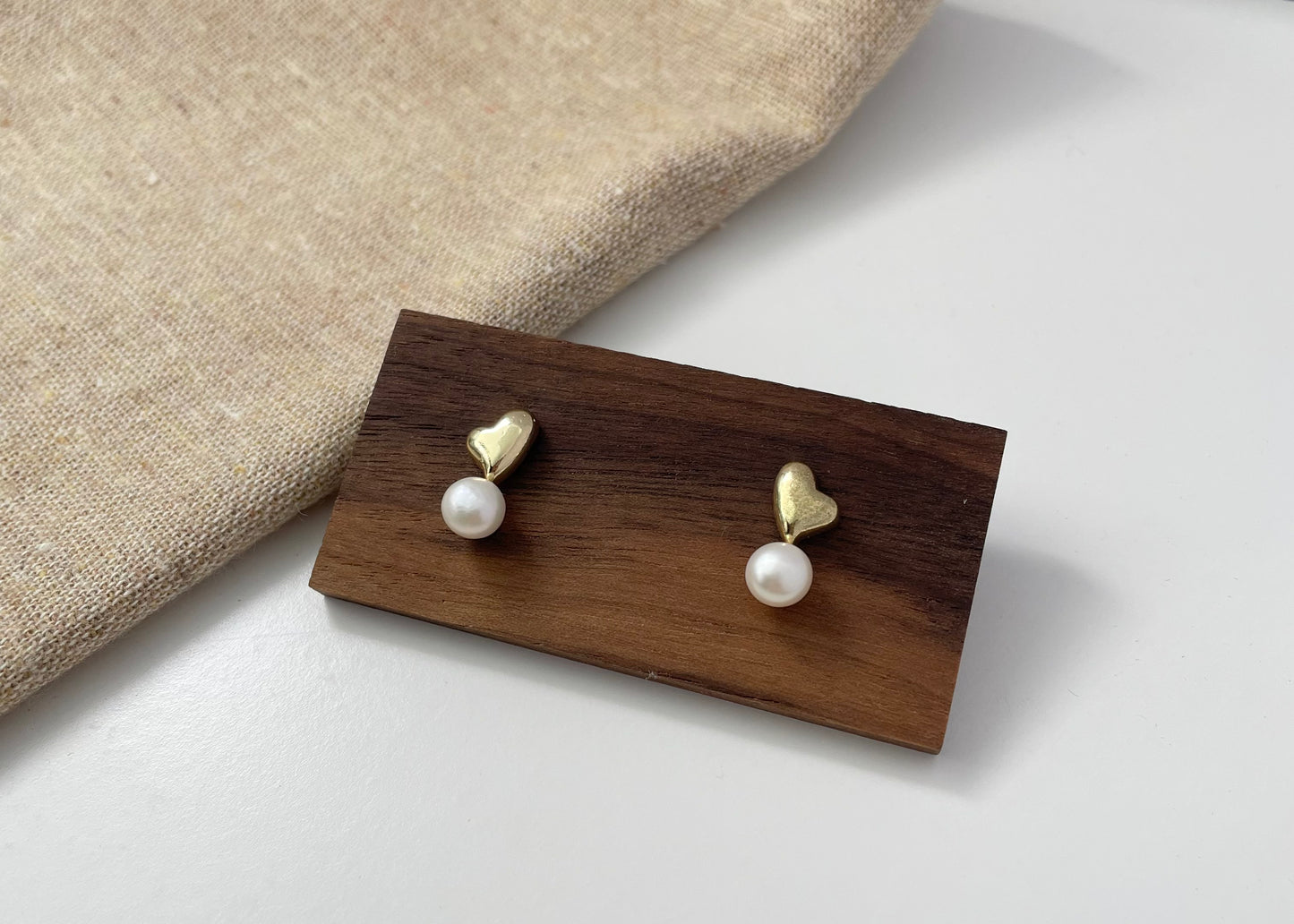 Earring 71 | Gold Heart Stud Earring