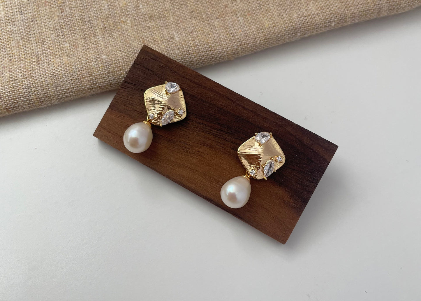 Earring 54 | Crystal Pearl Drop Eearrings