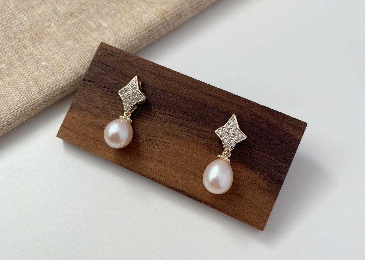 Earring 73 | Gold Star with Pastel Orange Pearl Stud Earring