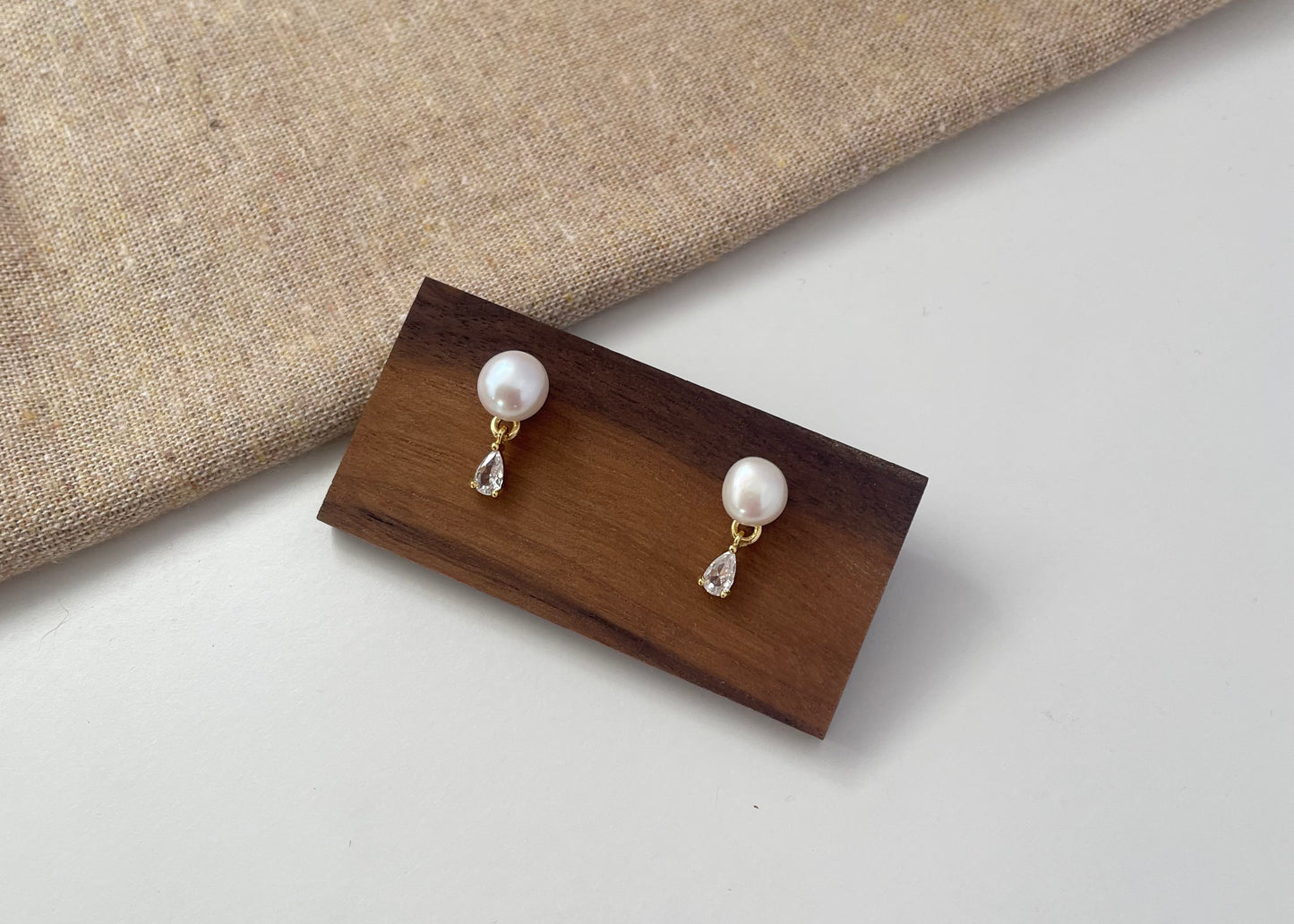 Earring 68 | Crystal Pearl Stud Earrings