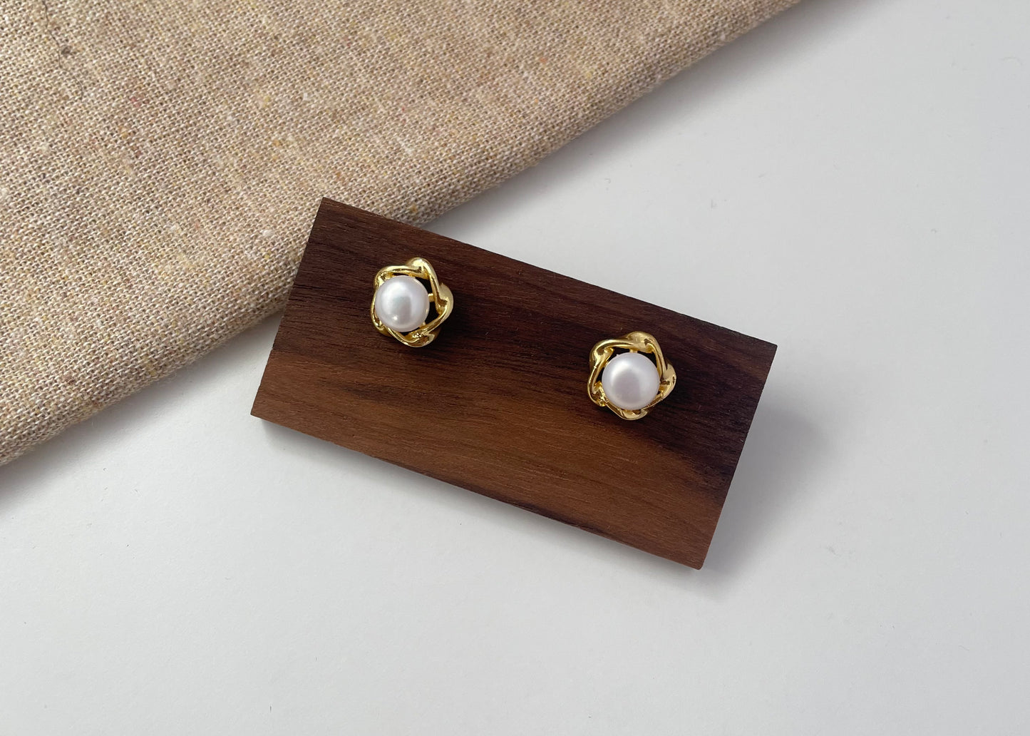 Earring 68 | Flower Pearl Stud Earring