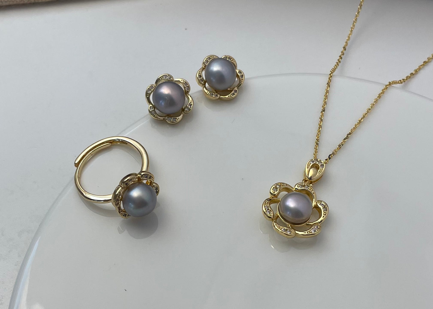 Set 30 | Elegant Gold Flower with Grey Pearl Jewellery Set