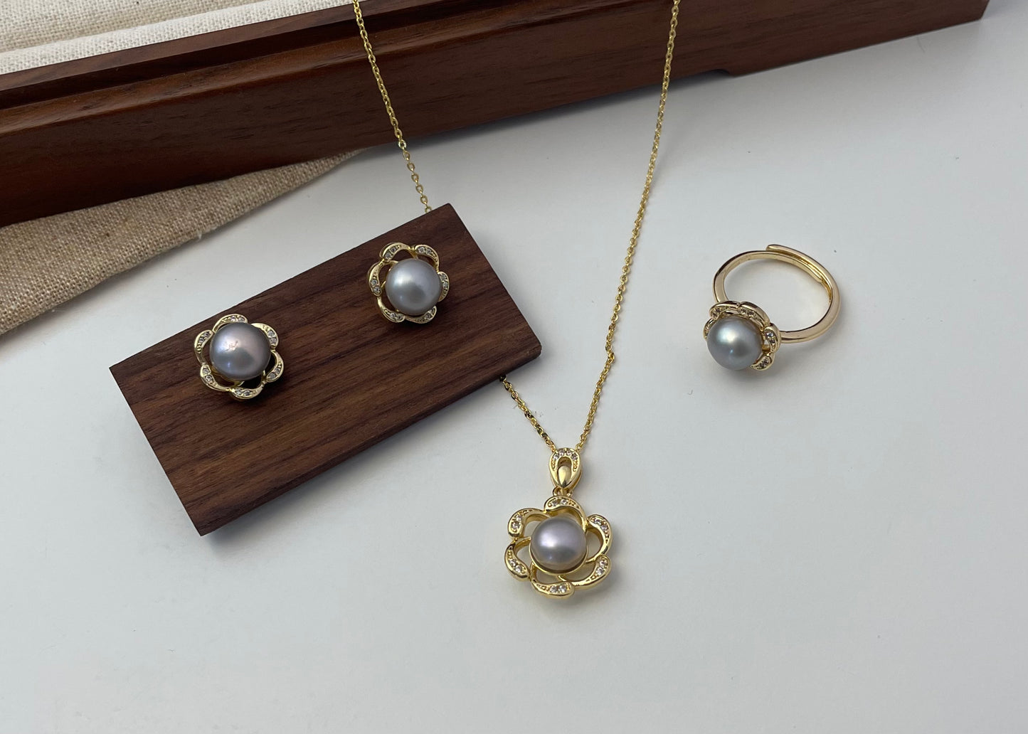 Set 30 | Elegant Gold Flower with Grey Pearl Jewellery Set