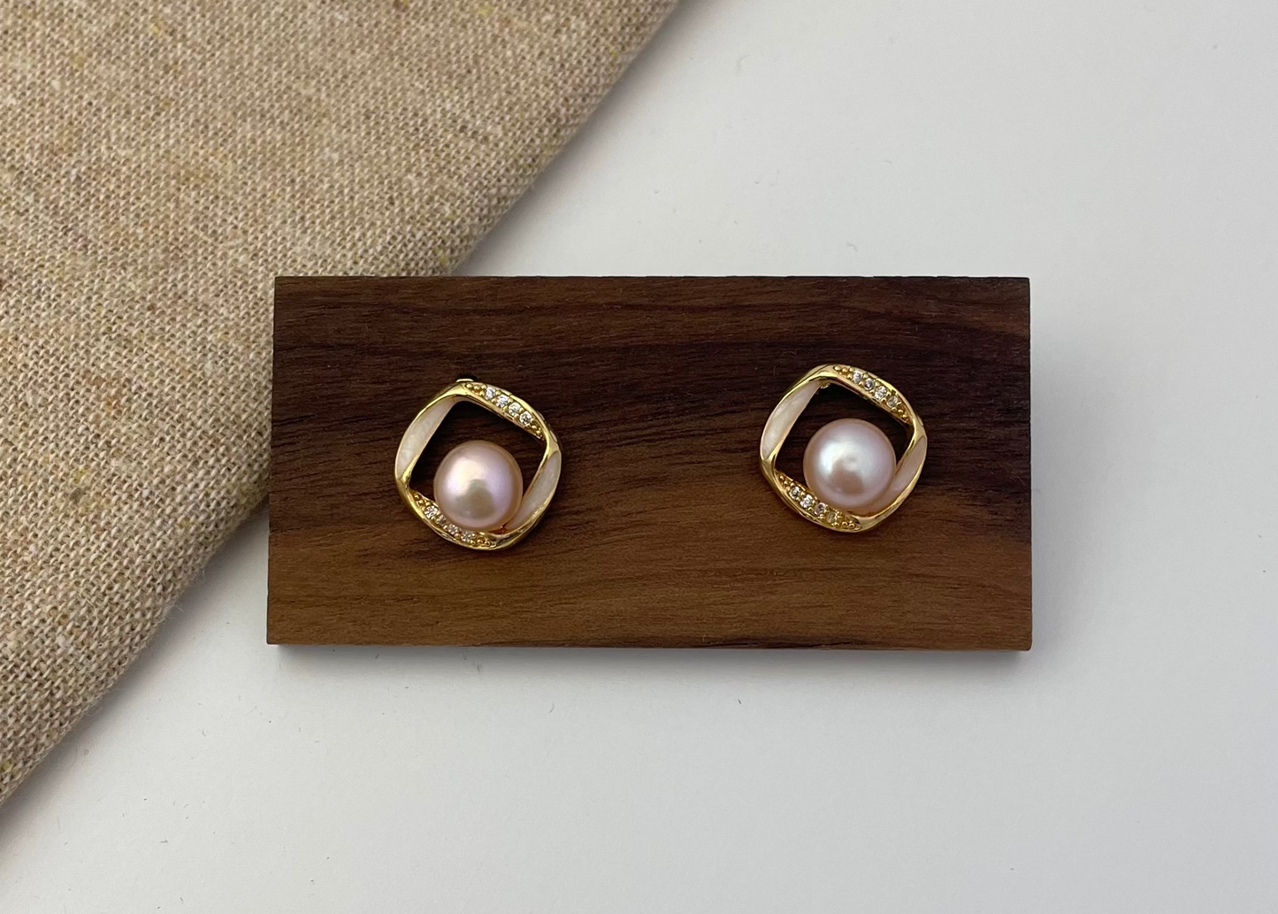 Earring 84 | Geometric Pink Pearl Stud Earrings