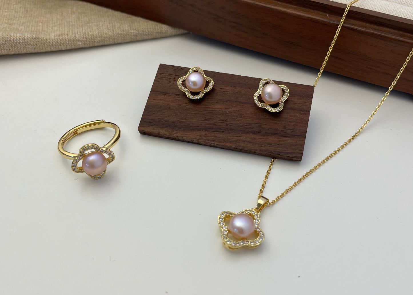 Set 22 | Gold Clover with Pink Pearl Jewellery Set