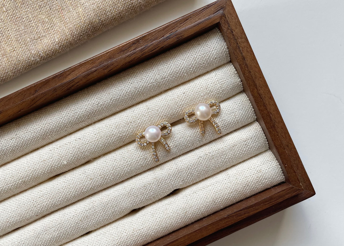 Earring 13 | Crystal Ribbon Pearl Stud Earring