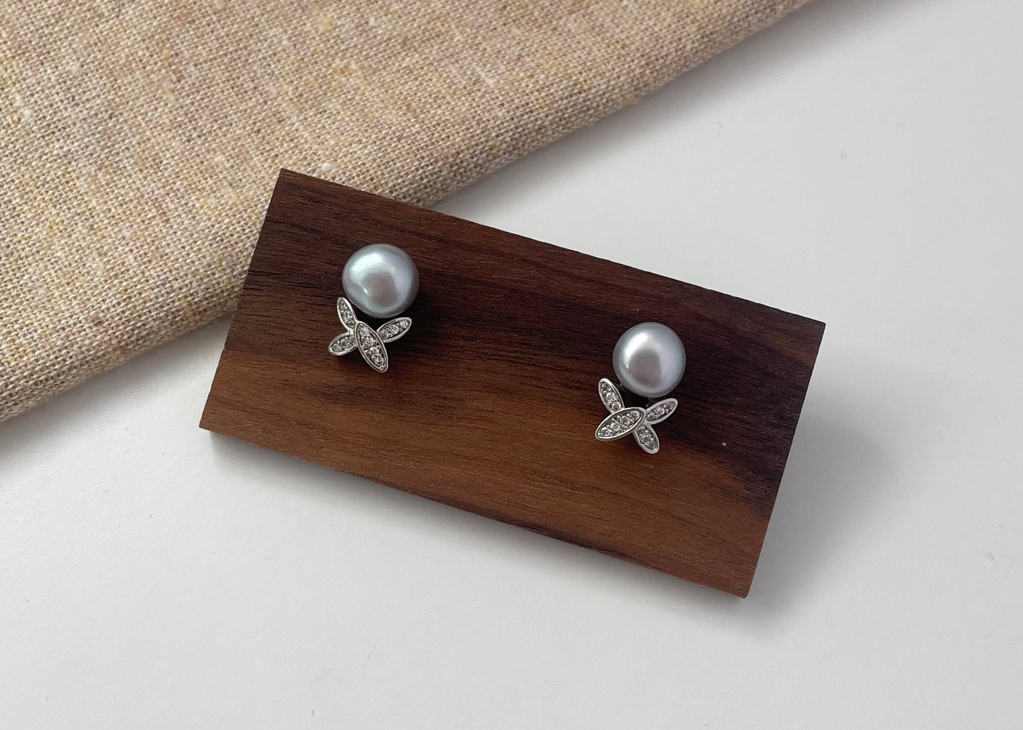 Earring 67 | Butterfly Grey Pearl Stud Earrings