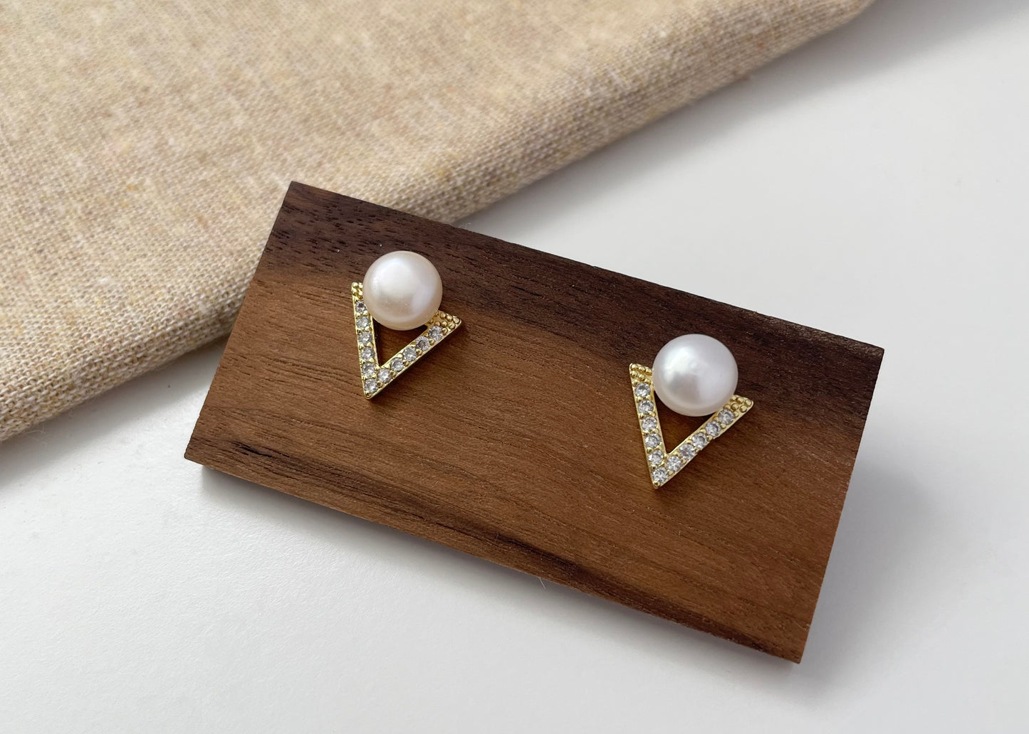 V Pearl earring studs
