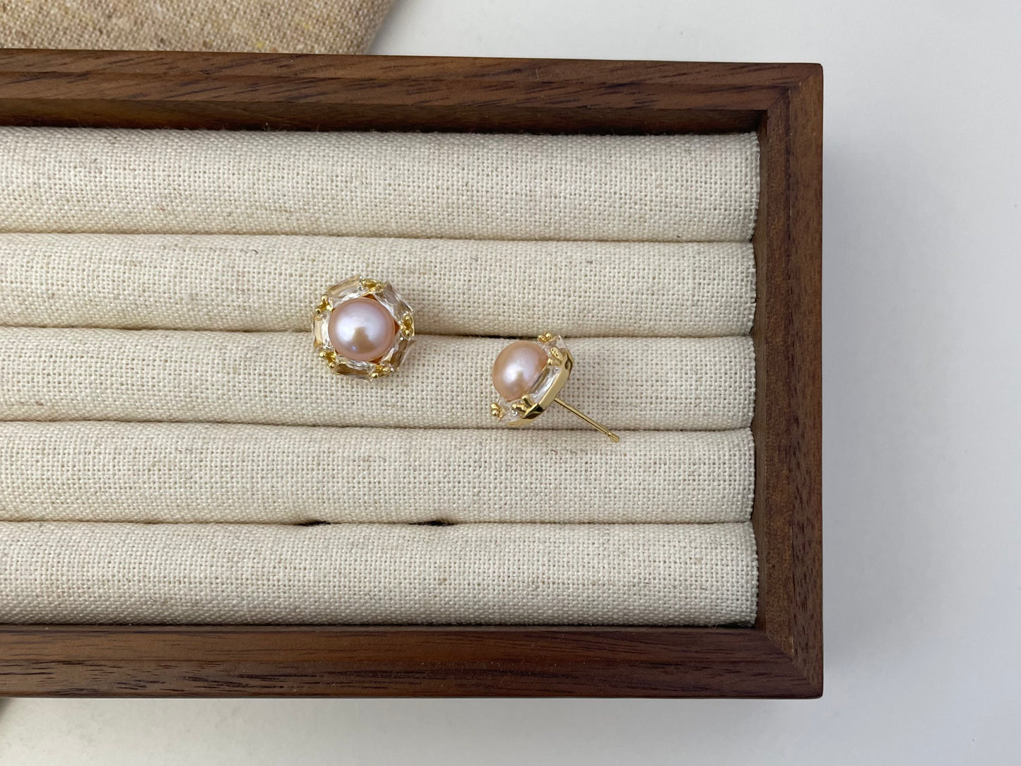 Earring 25 | Pearl Stud Earrings with Crystal