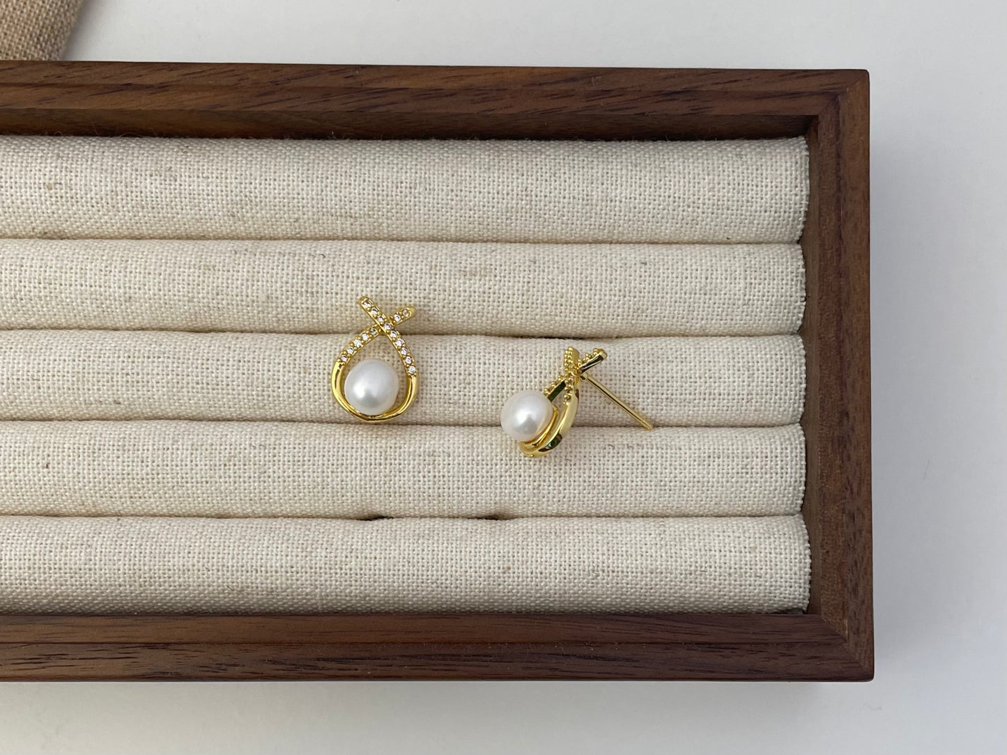 Earring 6 | Classic Vintage Pearl Stud Earrings