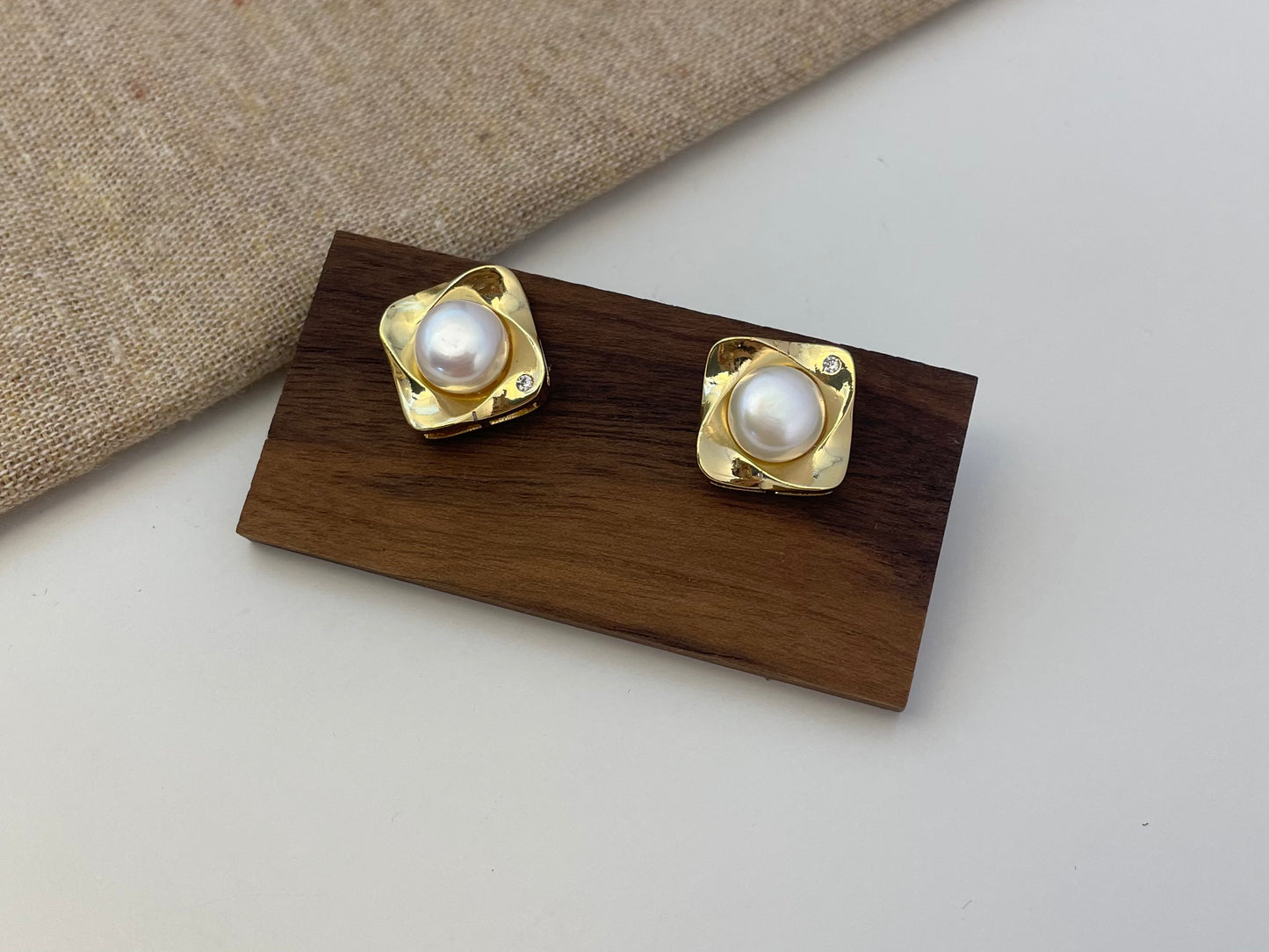 Earring 1 | Vintage Geometric Pearl Stud Earrings
