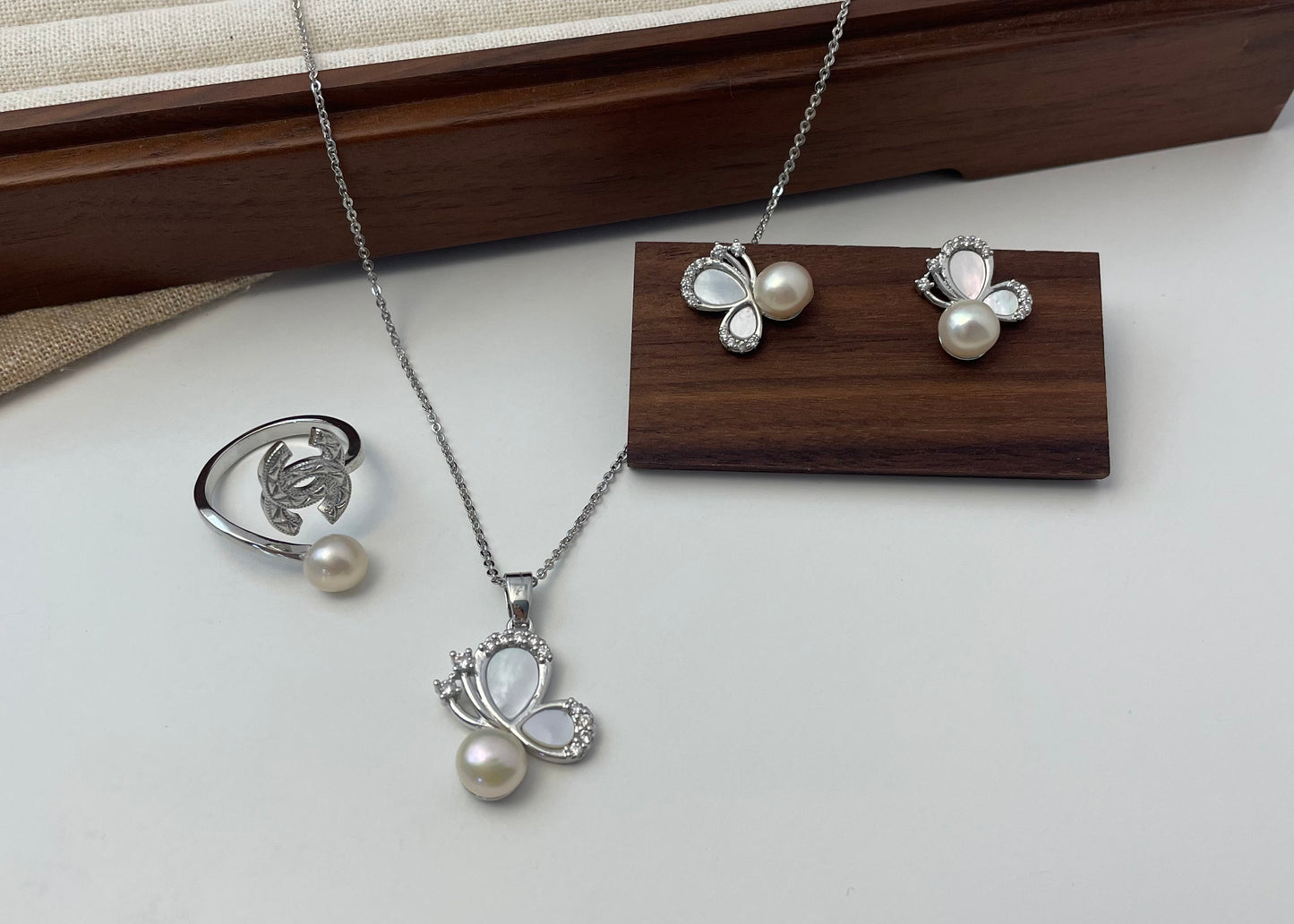 Set 28 | Elegant Butterfly with White Pearl Jewellery Set