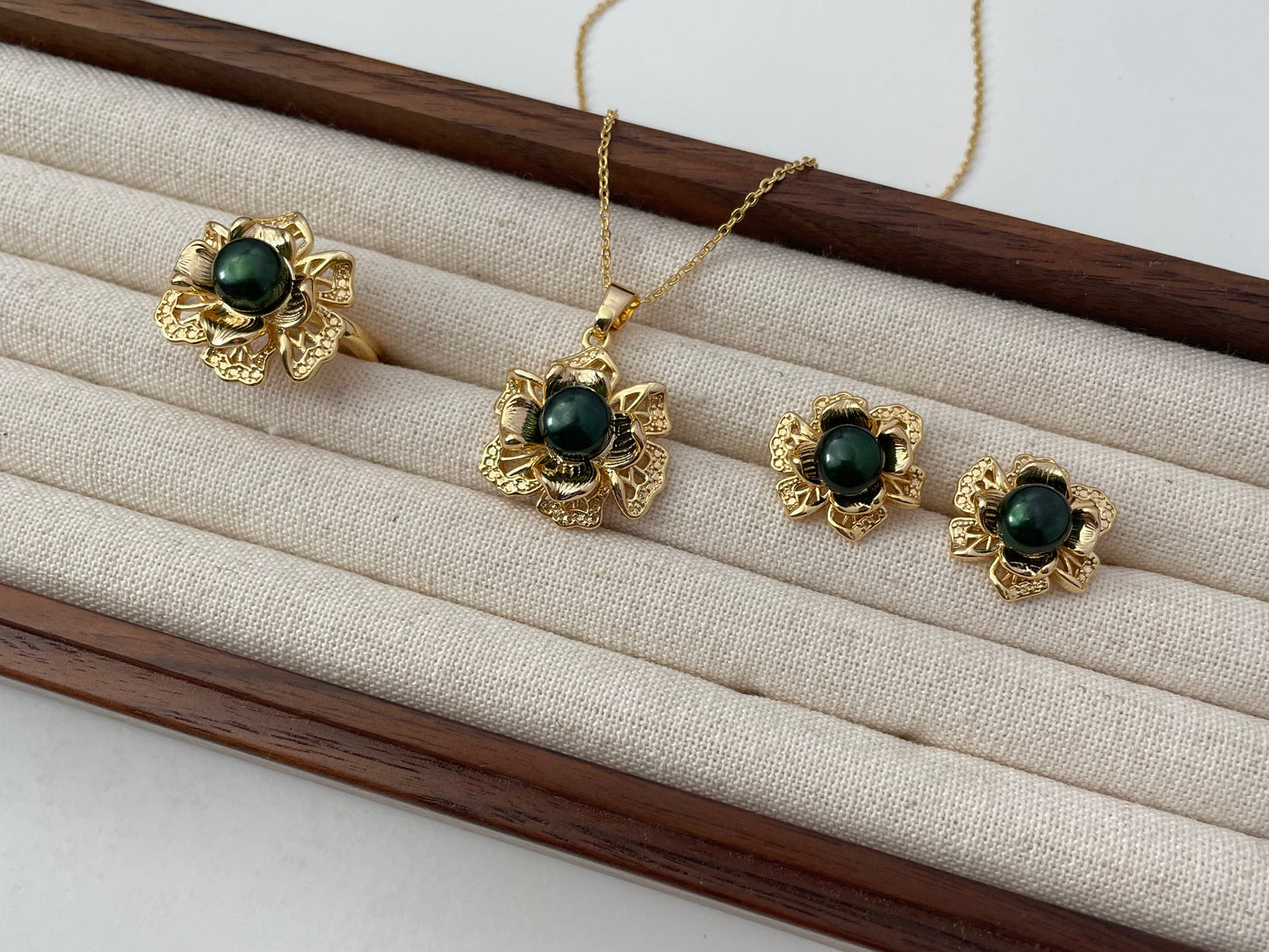 Set 8 | Vintage Flower with Green Pearl Jewellery Set