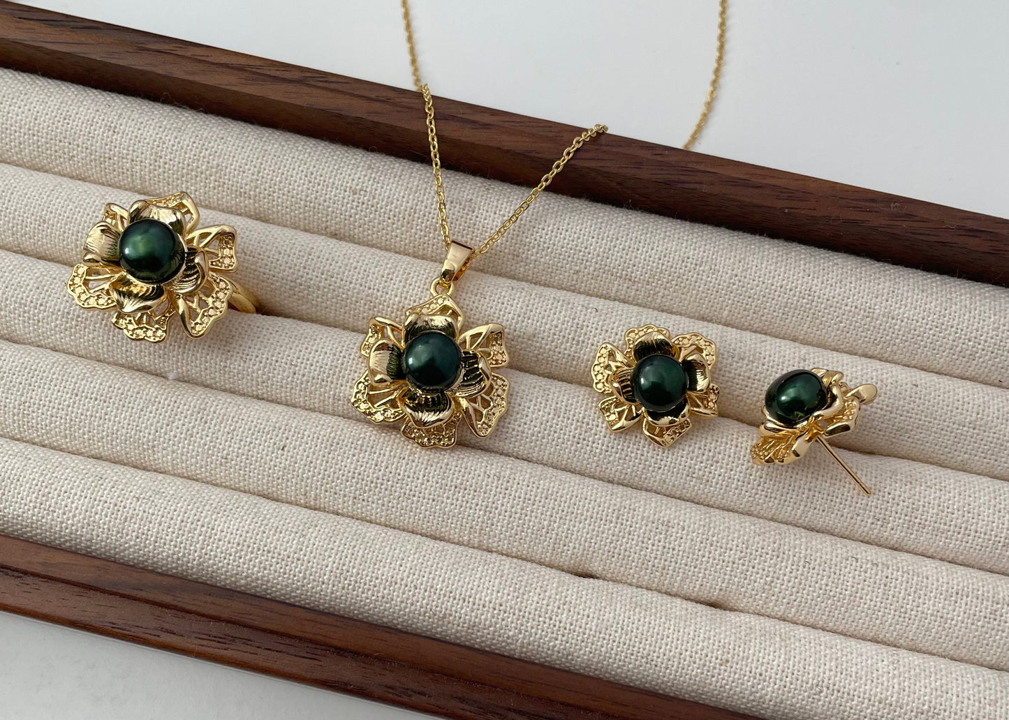 Set 8 | Vintage Flower with Green Pearl Jewellery Set