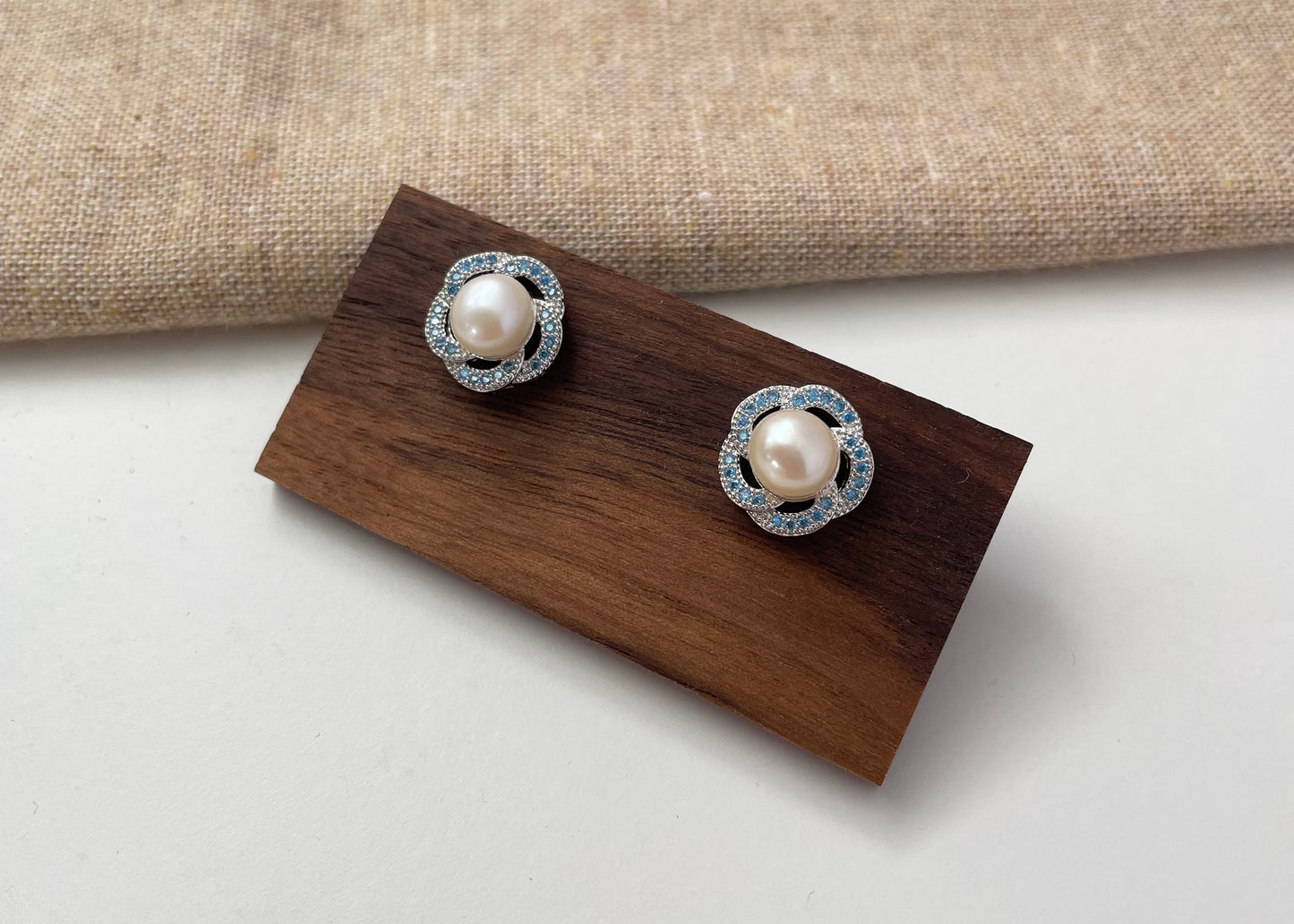 Earring 31 | Pearl Flower Stud Earrings